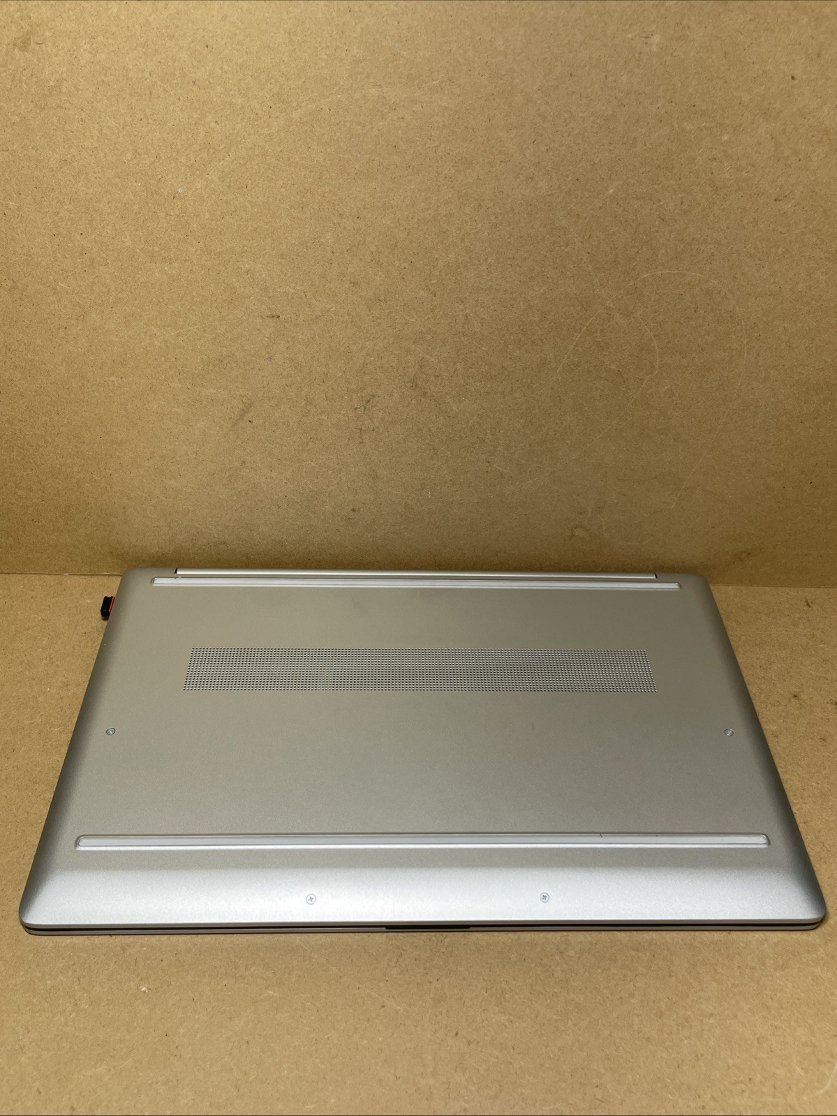 HP 17-CP2124OD R3-7320U 8GB RAM 256GB SSD
