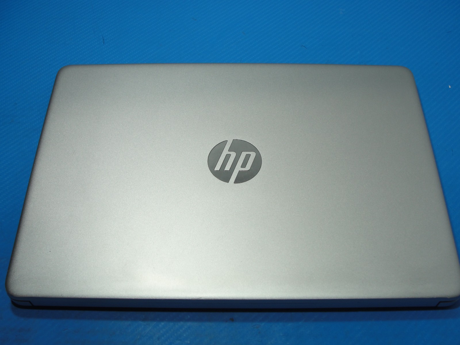 HP 14-DQ2043CL 14″ 256GB SSD, Intel Core i3-1125G4, 2.0 GHz, 8gb RAM w/ AC Adapt