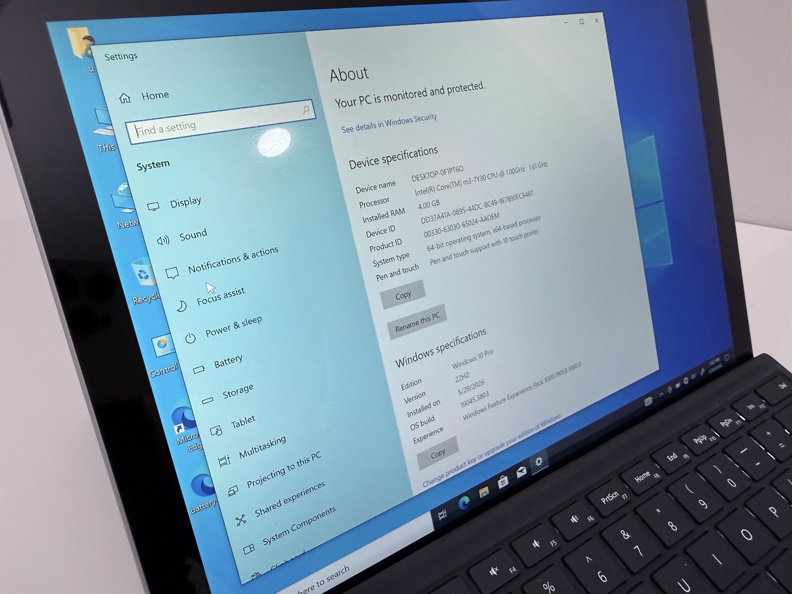 Microsoft Surface Pro 5 m3-7Y30 CPU @ 1.00GHz 4 GB RAM 128 GB Win 10 Pro Good
