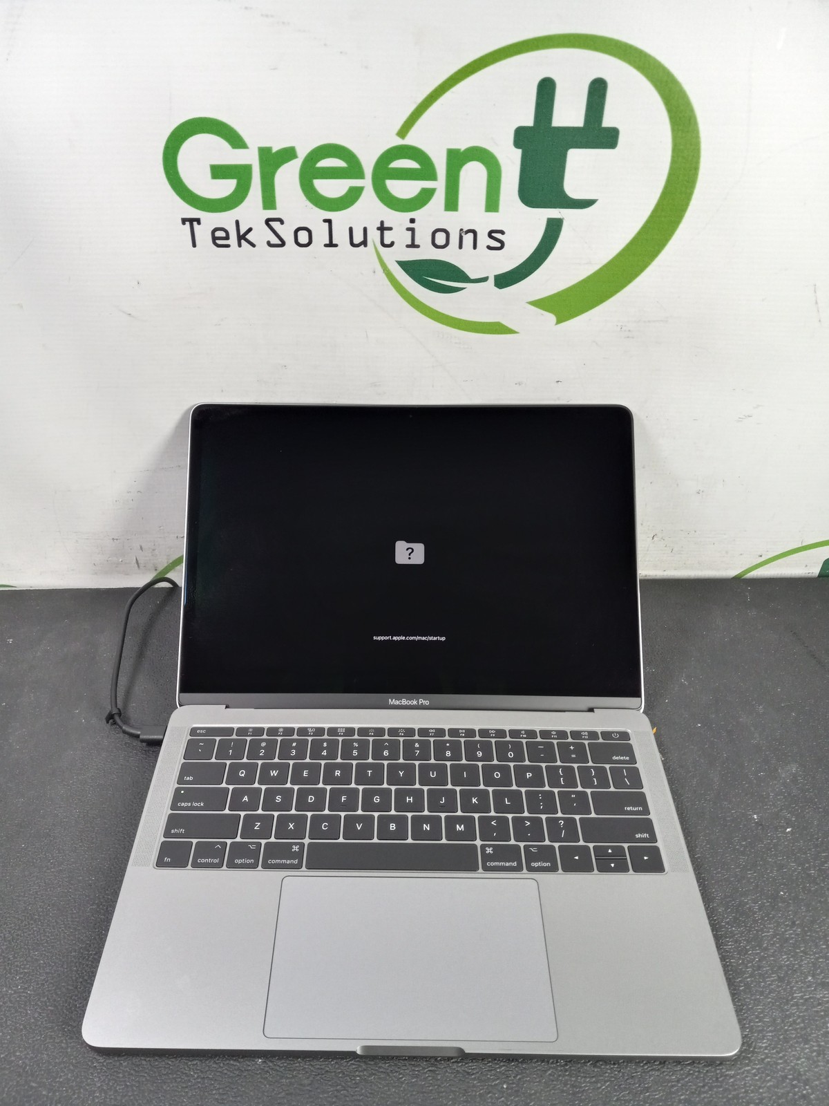Apple Macbook Pro 14.1 13″ i5-7360U 2.3GHz 16GB RAM 500GB SSD Laptop MacOS