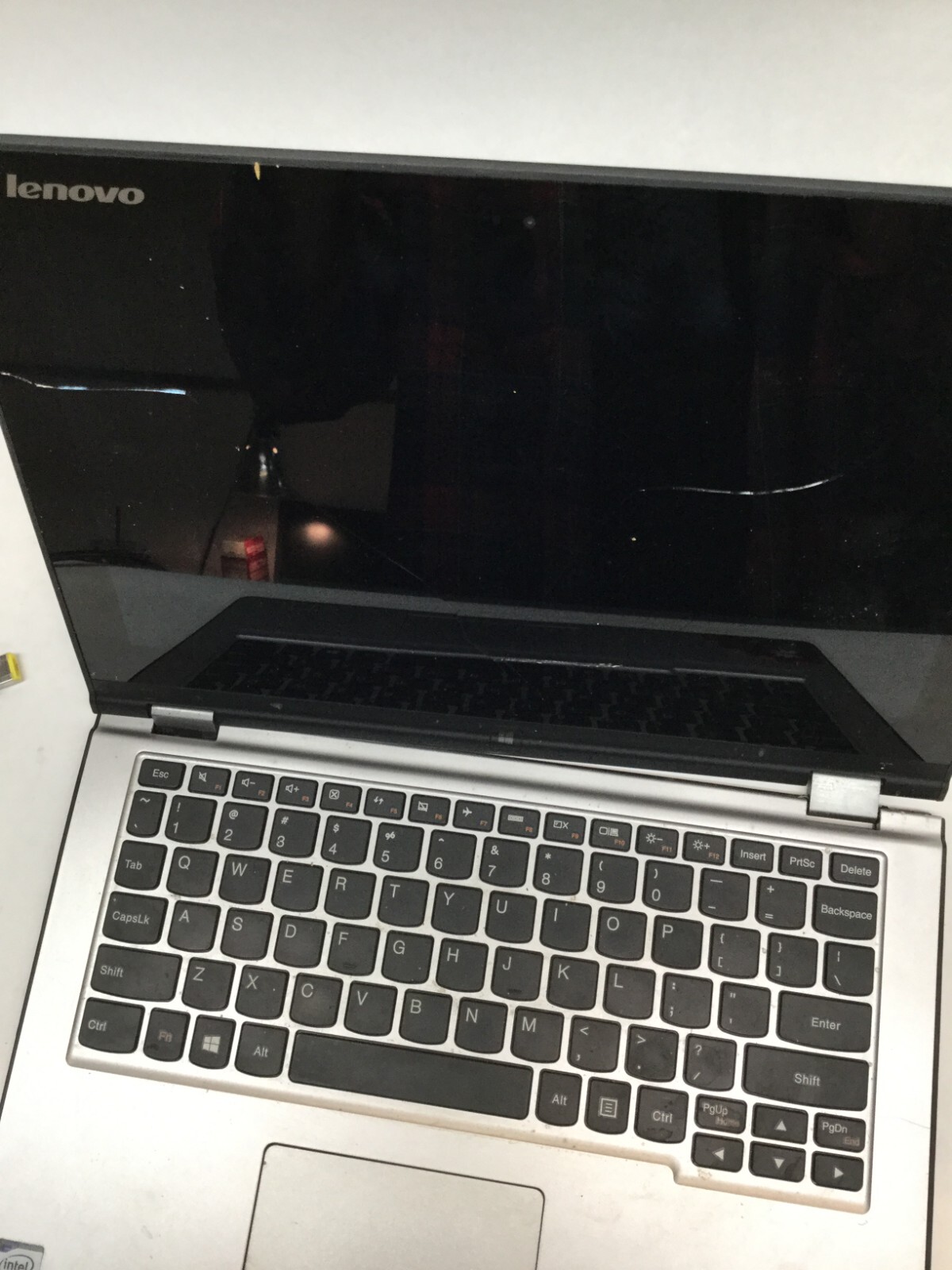Lenovo Yoga 2 12″ Intel Pentium N3540 4GB RAM- CRACKED DISPLAY -MZ