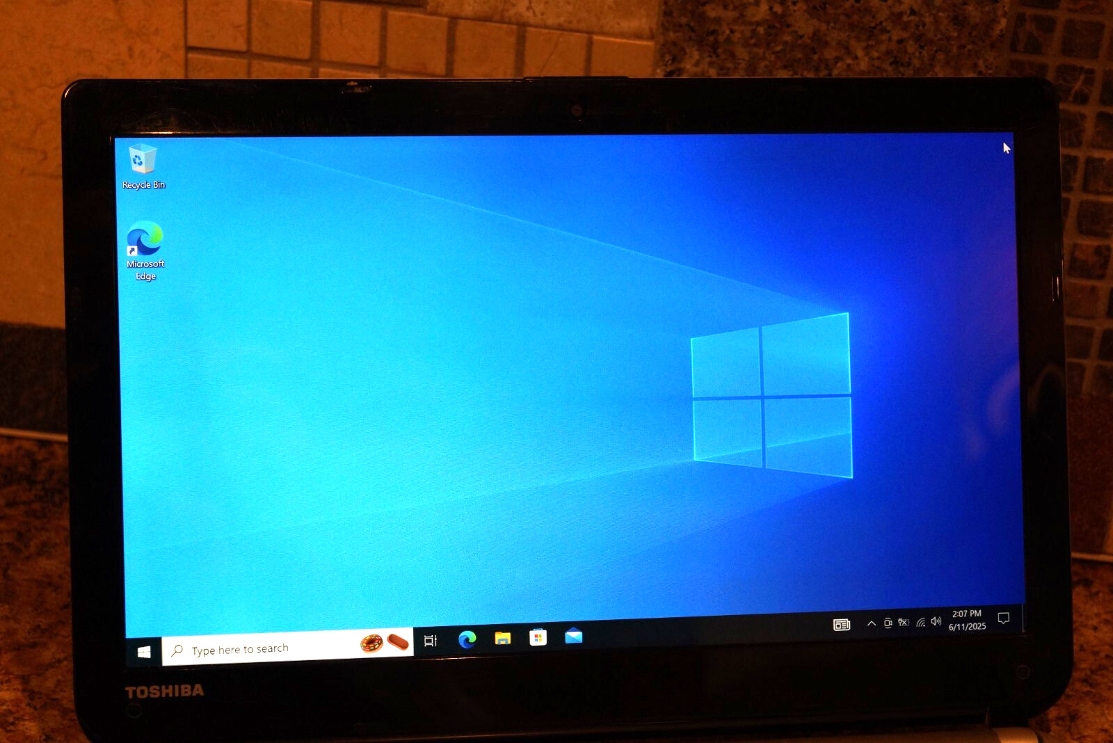 READ Toshiba E45-B4200 Gen4 i5@2.40GHz,6GB RAM,720GB HDD,22H2 Version WIN 10PRO