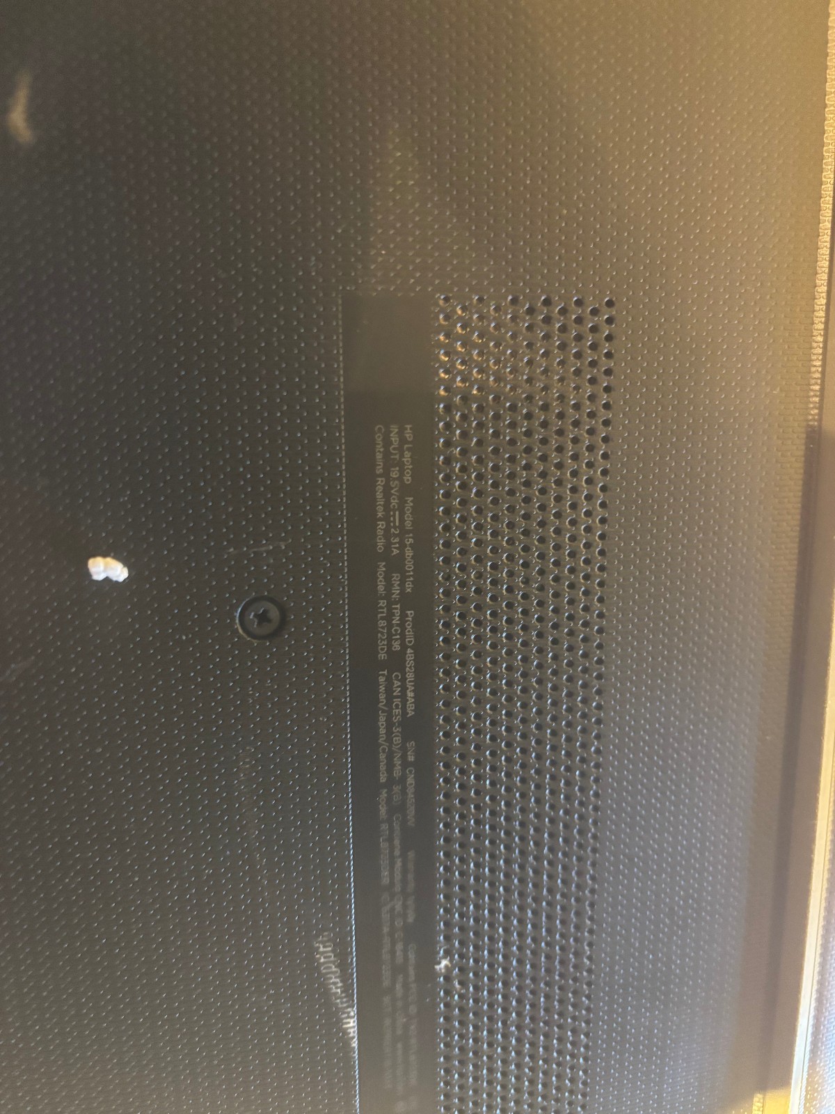 HP Notebook 15-db0011dx Laptop 2.60ghz AMD Radeon 4GB Ram