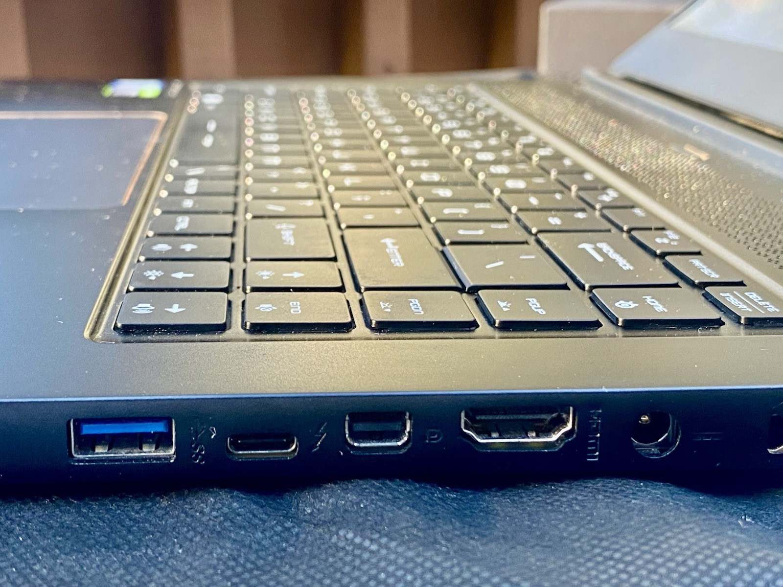 MSI GS65 Stealth 15.6″ 240hz / i9-9980H 2.30GHz/ 32GB RAM/ 1 TB / RTX 2080 Max-Q