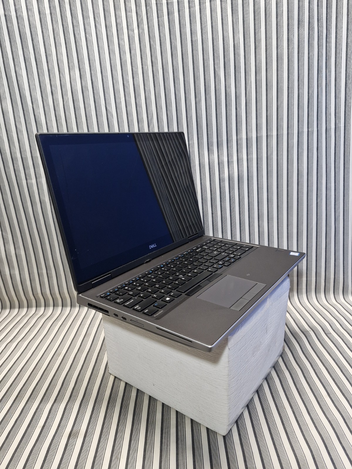 Dell Precision 7540 i9 9th Gen 15.6″ 2TB HDD No Charger Parts Repair