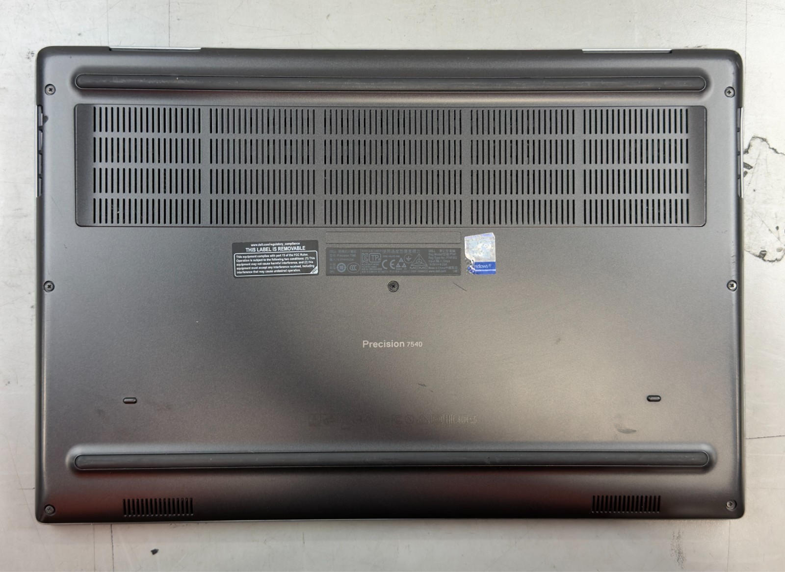 Dell Precision 7540 i9-9880H / 32GB RAM / Quadro RTX 3000 / NO SSD -RL6050
