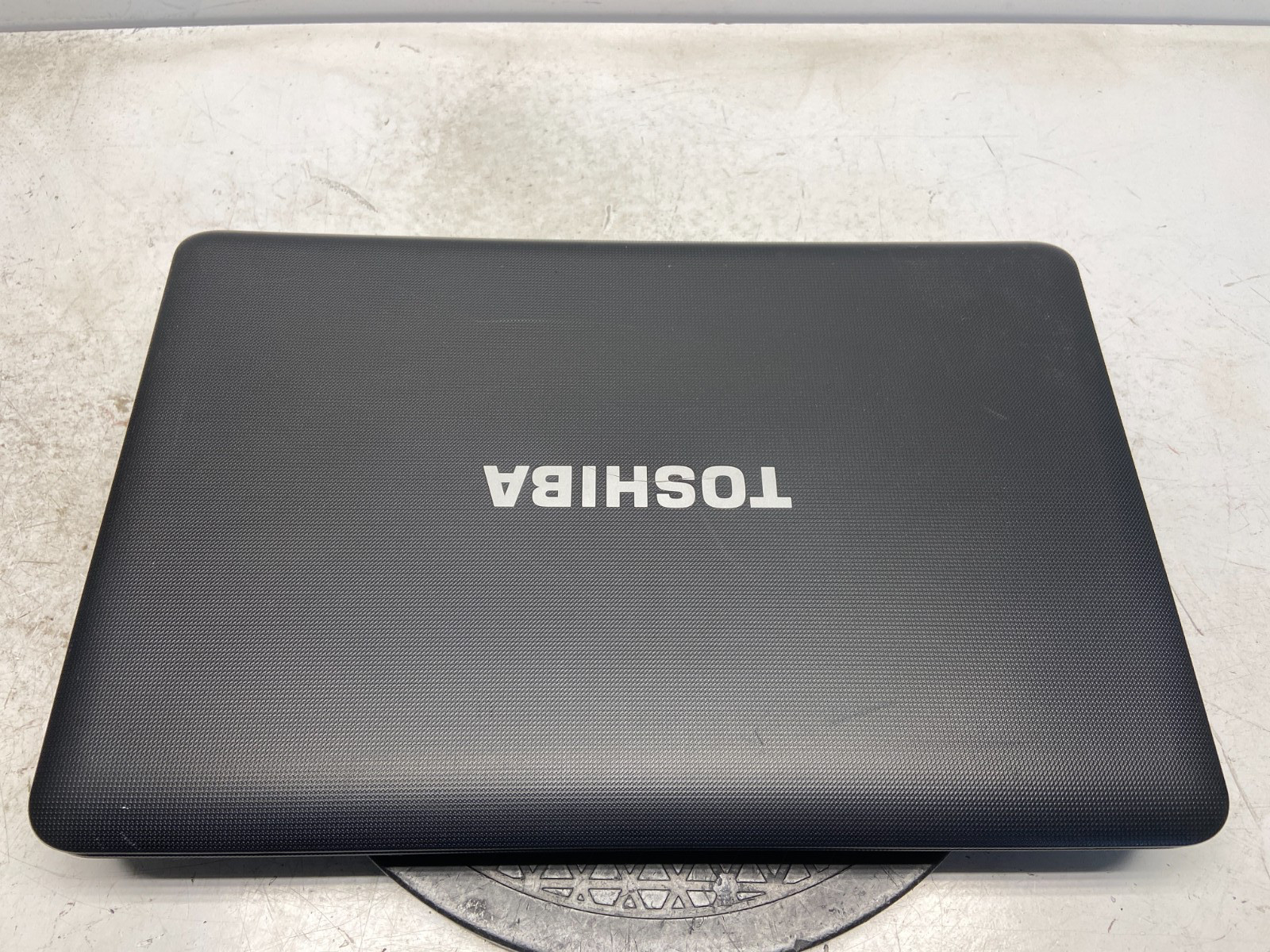 Toshiba Satellite C655D-S5086 AMD V Series V140 2.3GHz No RAM NO HDD – FOR PARTS