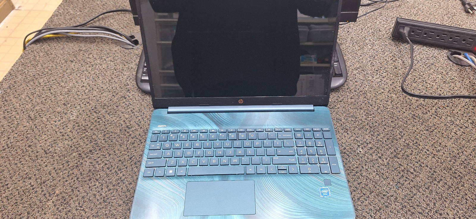 HP Laptop 15-DYQ0703DS N4120, 4GB FOR PARTS OR REPAIR ONLY!