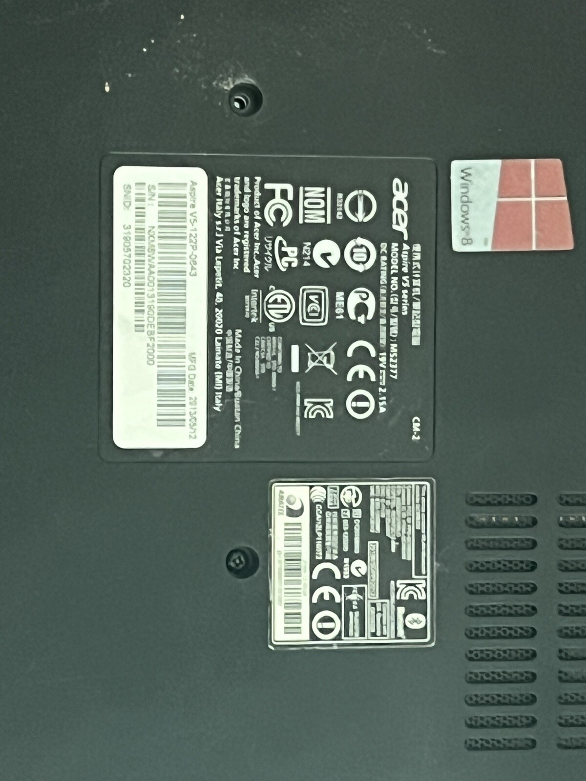 Acer Aspire V5-122P-0857 15-inch Laptop Chill Silver Notebook 8302