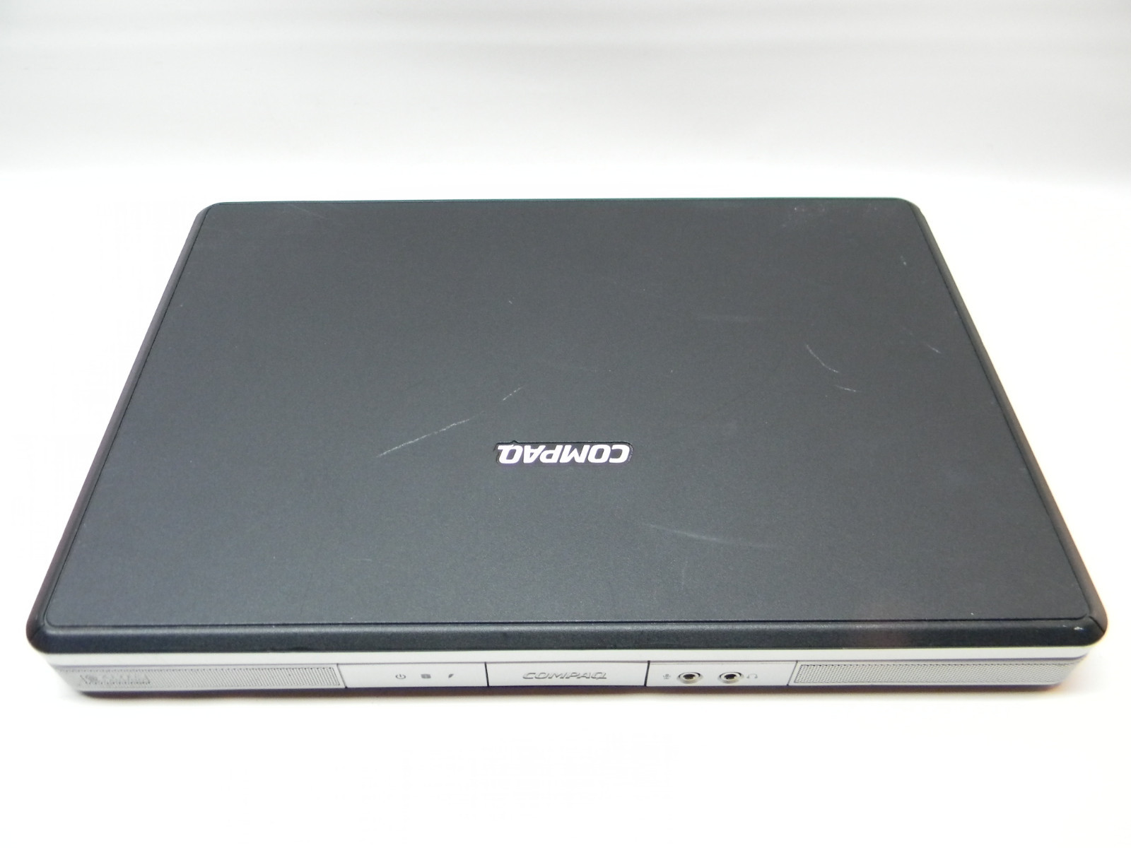 Compaq Presario v2000 Laptop DOES NOT BOOT exc 14.1″ glossy widescreen #00263