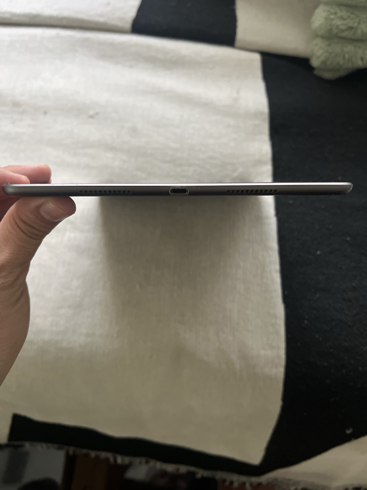 Apple iPad Air 3 10.5″ 64GB 3rd Gen Wi-Fi Space Gray – AS For Parts