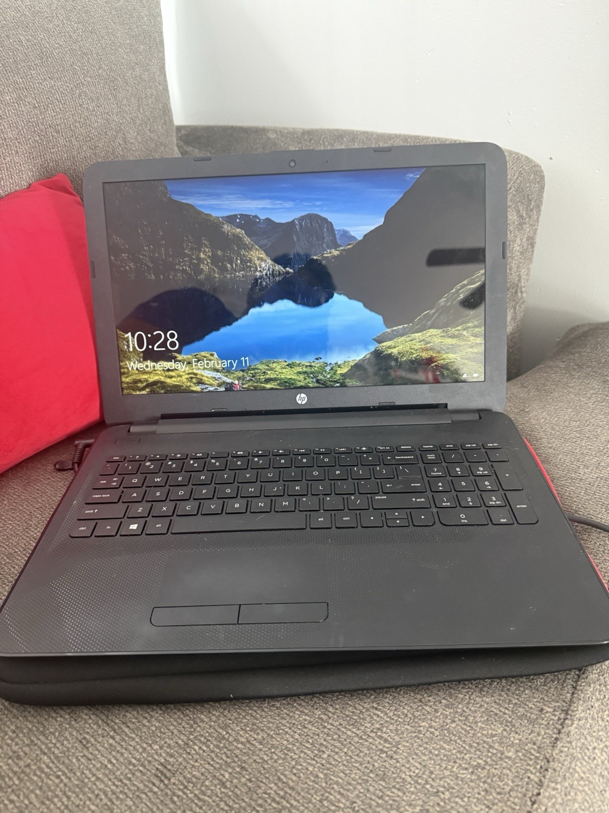 HP Notebook 15.6″ Laptop AMD E1-6015 Radeon R2 4GB RAM 466GB HDD Windows 10