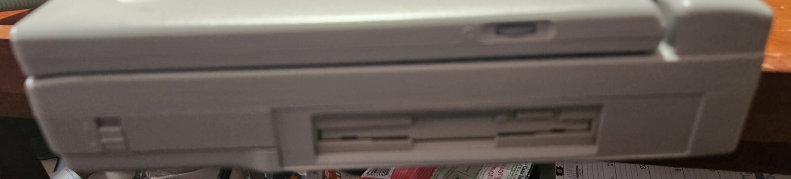 1995 Toshiba satellite loptop 100CS TURNS ON !!!