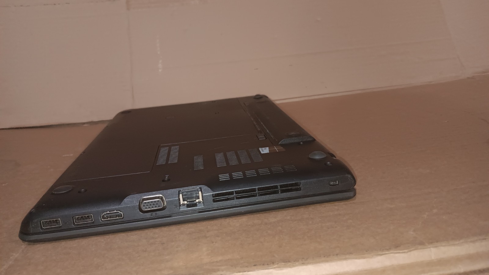 Lenovo Thinkpad E560 Laptop intel core i7-6500U @ 2.50 GHZ 15.6″ LCD Screen