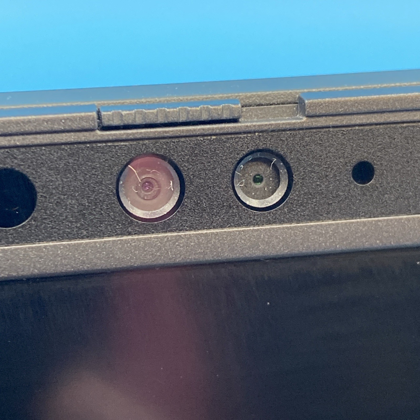 Dell Latitude 7430 | i5-1240P | 16GB RAM | 256GB SSD | NO OS | 50% BATTERY