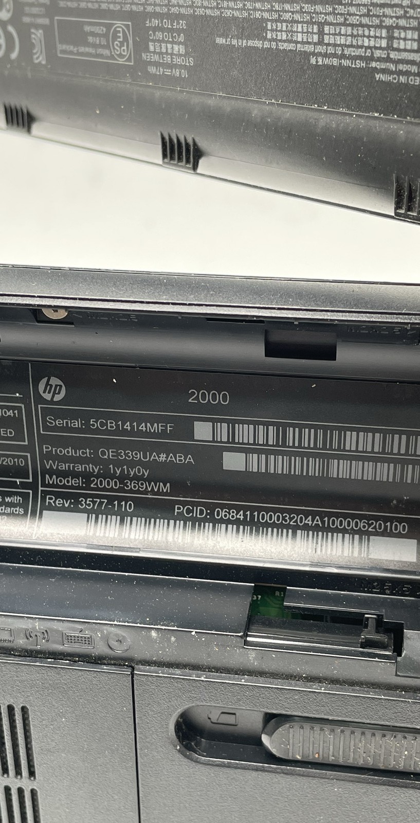 HP 2000-369WM & 2000z 15.6″ AMD Laptop Silver Lot Of 2