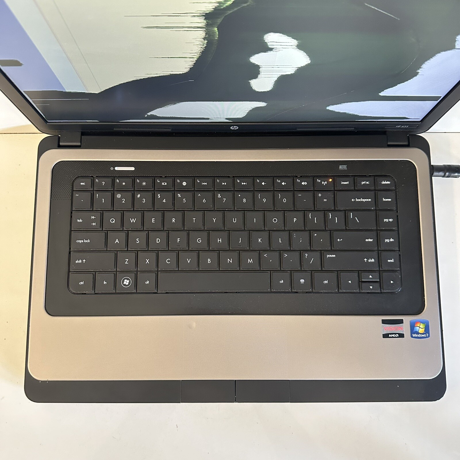 15.6” HP 635 Notebook Laptop AMD 1GB RAM NO HDD Scraps/Salvage