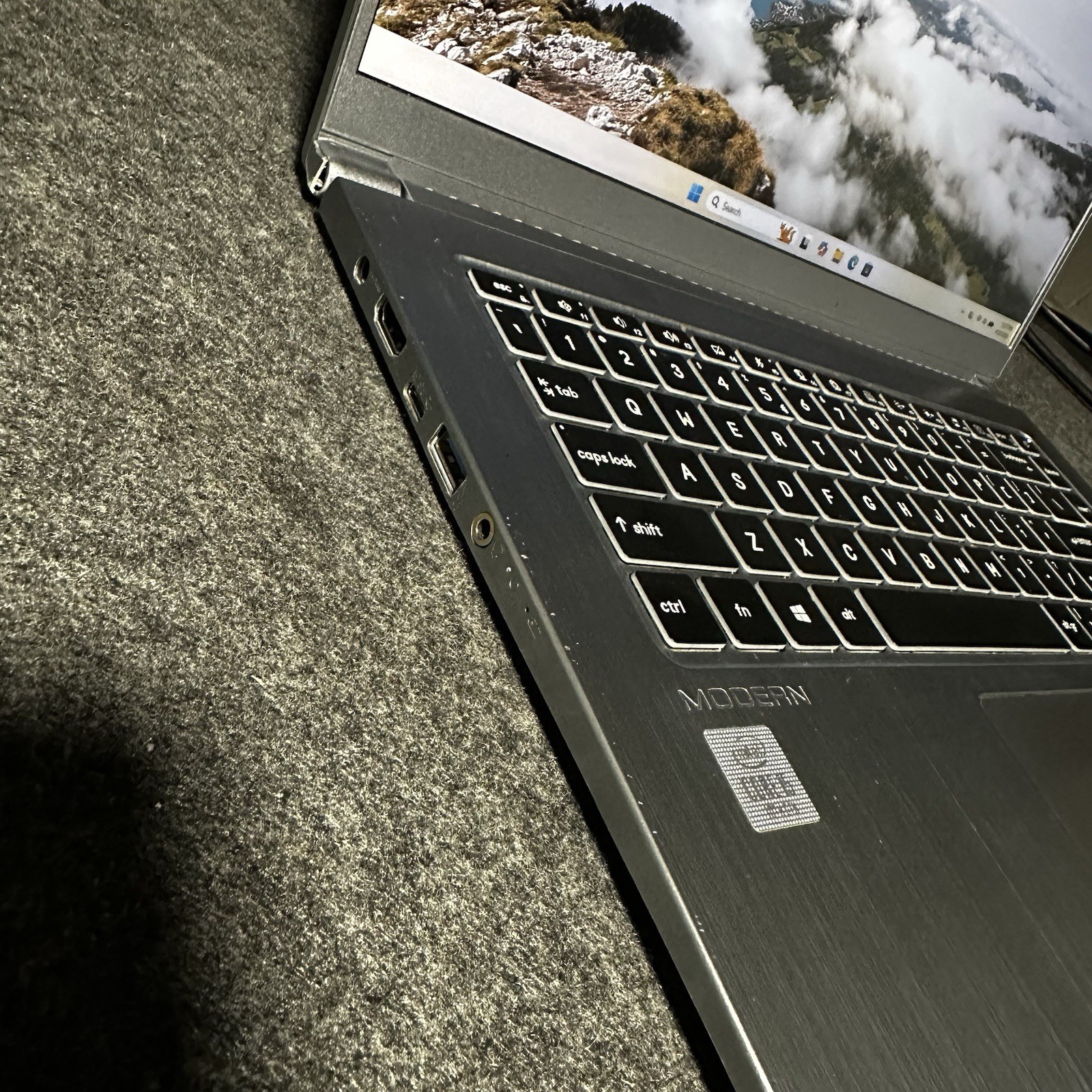 MSI Modern 15 A10M-450US INTEL i5 10210U 16GB RAM 512GB SSD