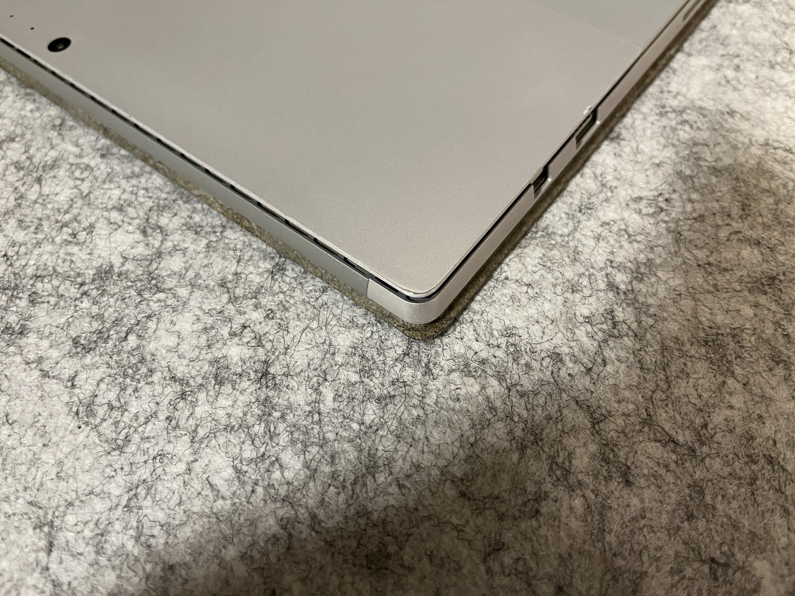 Microsoft Surface Pro 6 i5-8350U @ 1.70GHz 8GB 256GB SSD Touch screen W-11 P