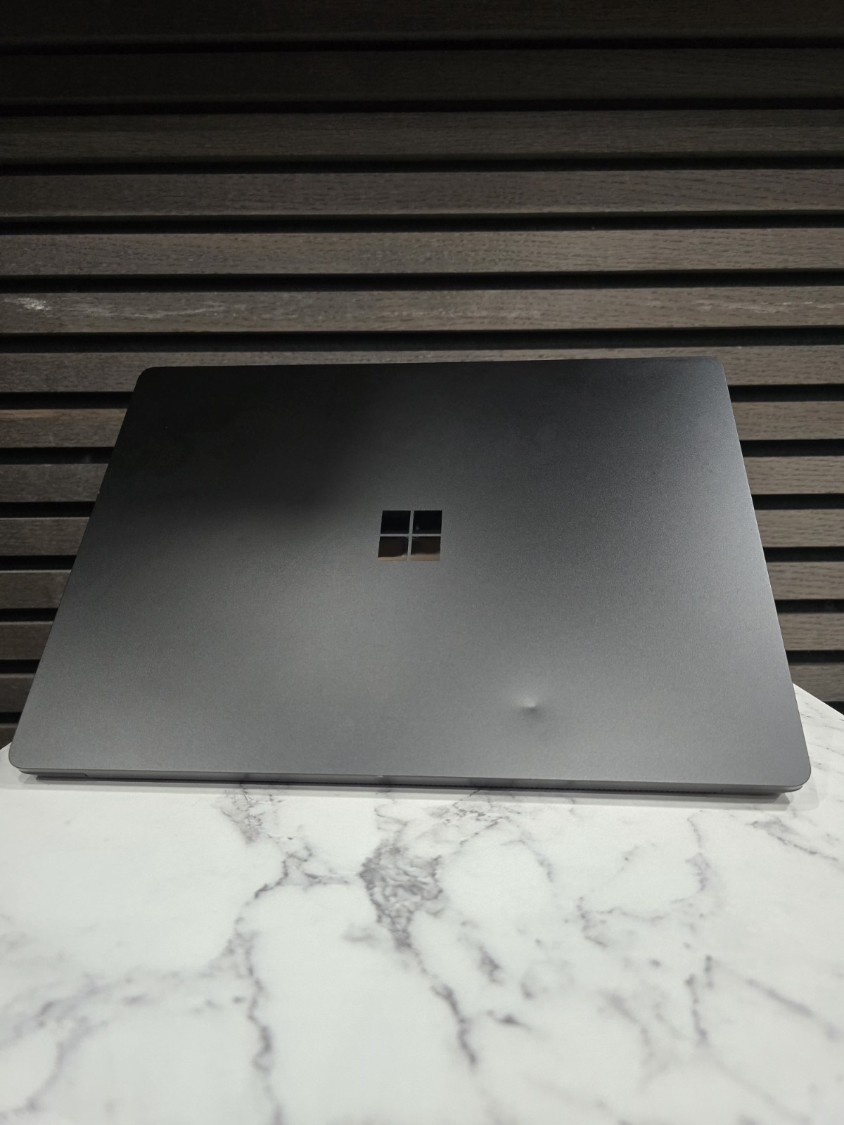 Microsoft Surface Laptop 3 13.5″ i5-1035G7 8GB RAM 256GB SSD Win10