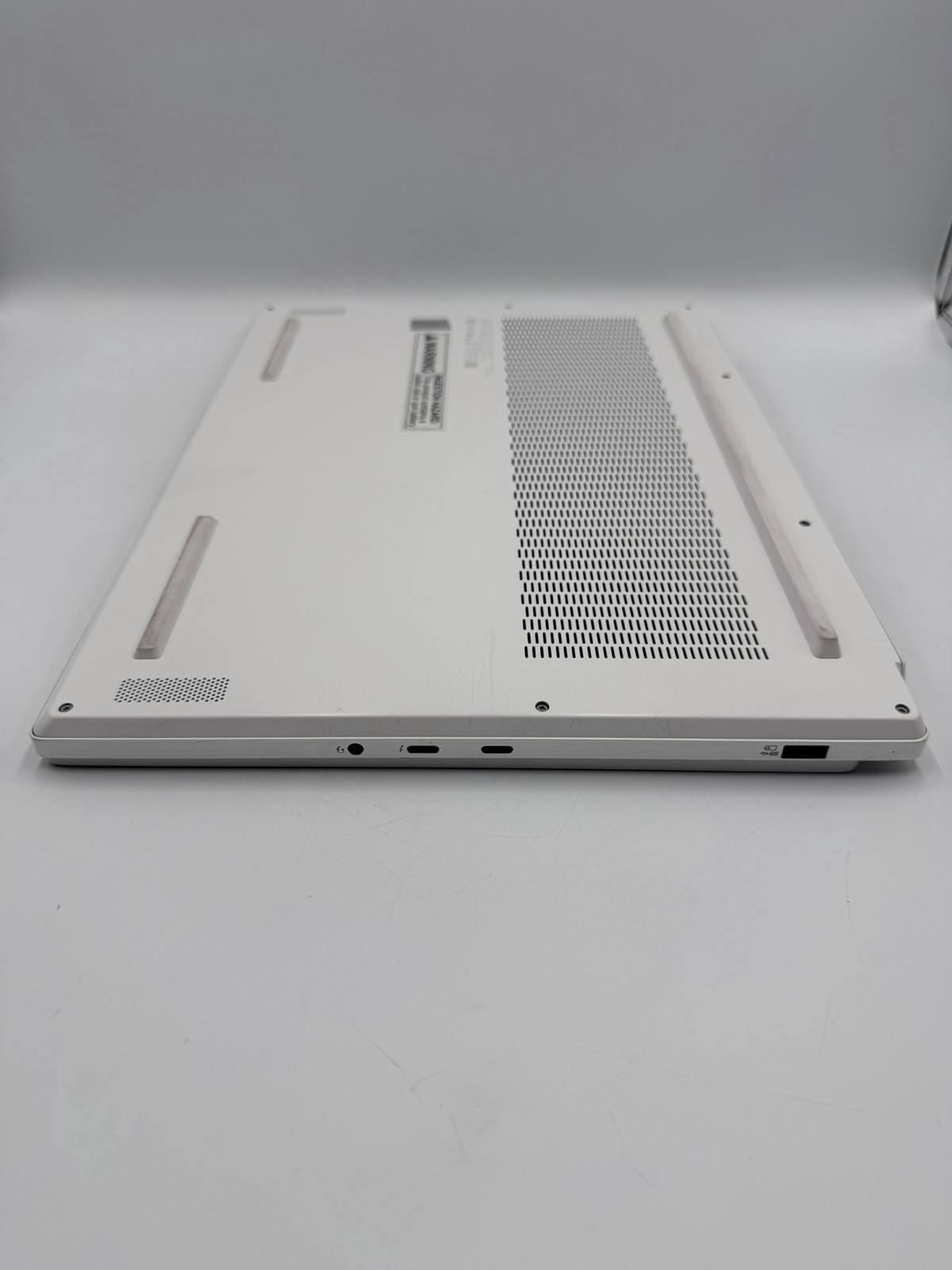 Lenovo Legion 7i Gen 9 i9-14900HX 32GB RAM 1TB SSD RTX 4070 Gaming Laptop