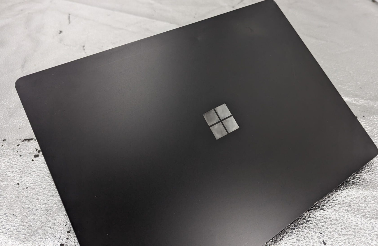 Microsoft Surface Laptop 3 13.5″ 256GB 8G, Intel Core i5-1035G7 – 1.20 GHz,
