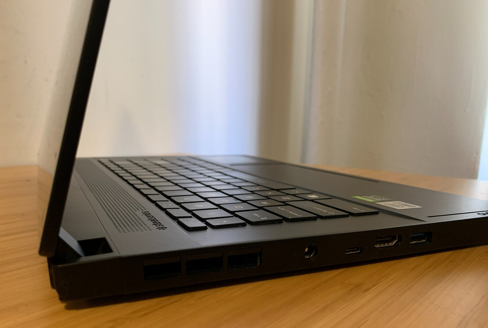 MSI GS Series GS66 Stealth 10UE-498 15.6″