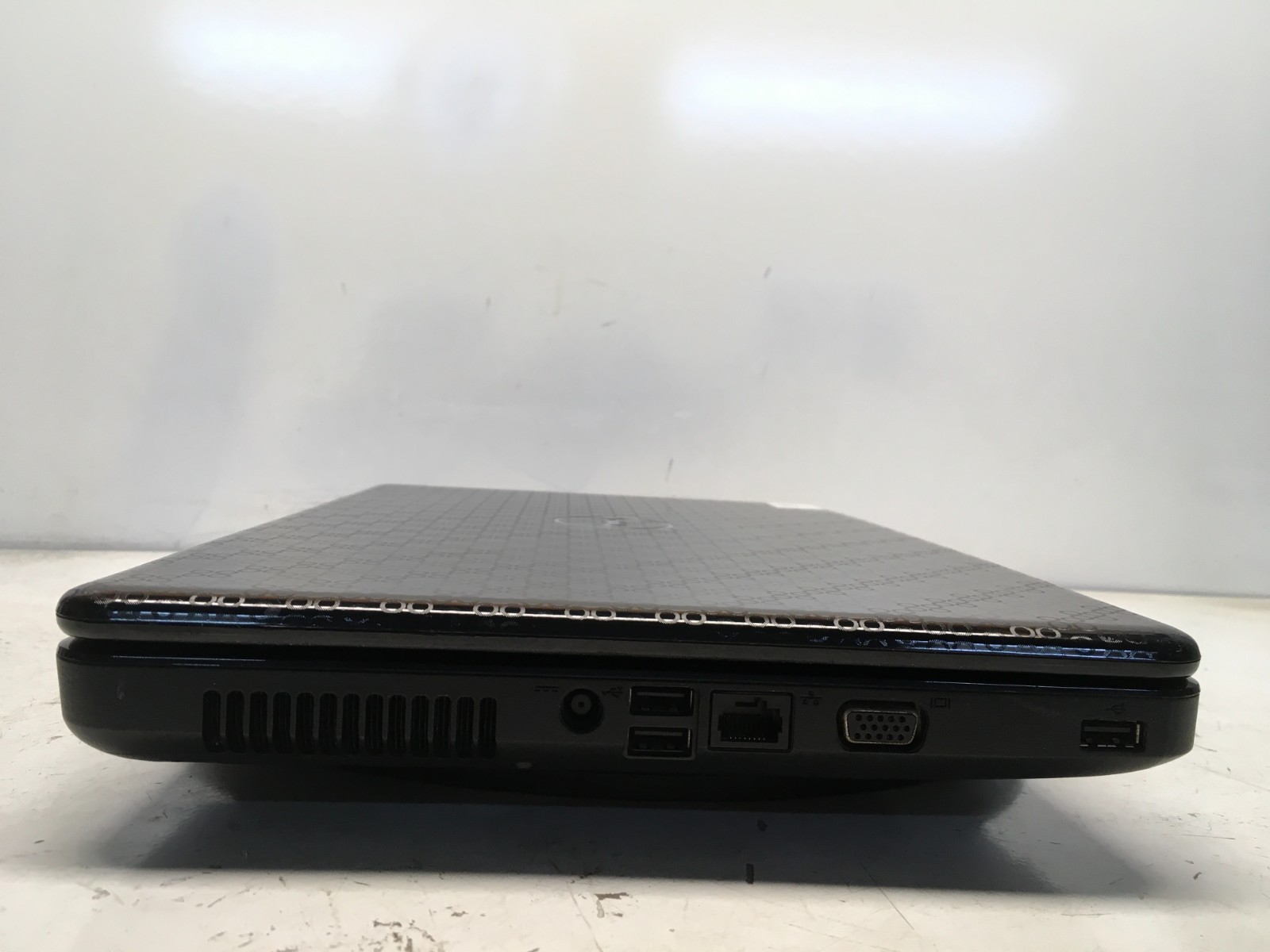 Dell Inspiron N5030 Intel Celeron 900 2.2GHz 2 GB NO HDD