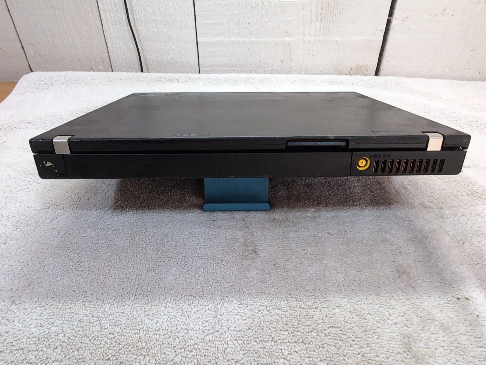 TESTED IBM Thinkpad T60 Laptop Intel 2 Ghz Centrino Duo 2GB RAM Windows XP