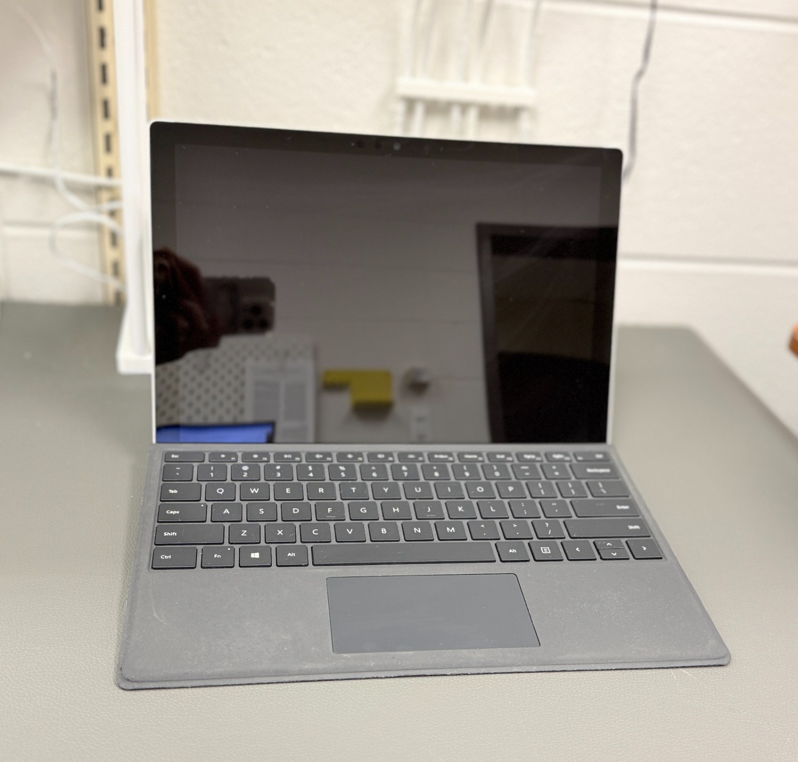 Microsoft Surface Pro 7 12.3″ i5-1035G4 1.1GHz 8GB RAM 128GB SSD W Keyboard+Pen