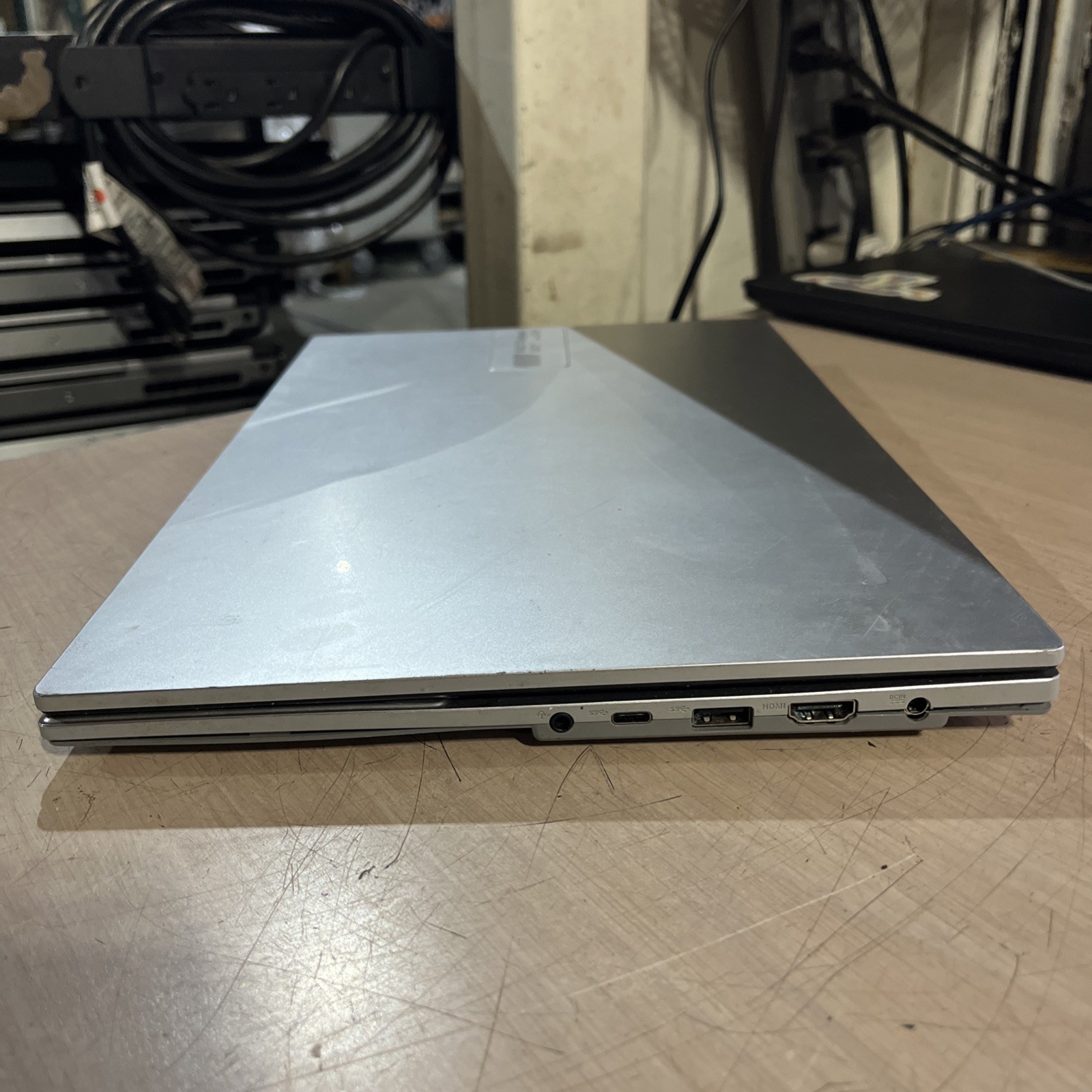 ASUS VIVOBOOK GO 15 E1504F AMD RYZEN 8GB RAM NO HD