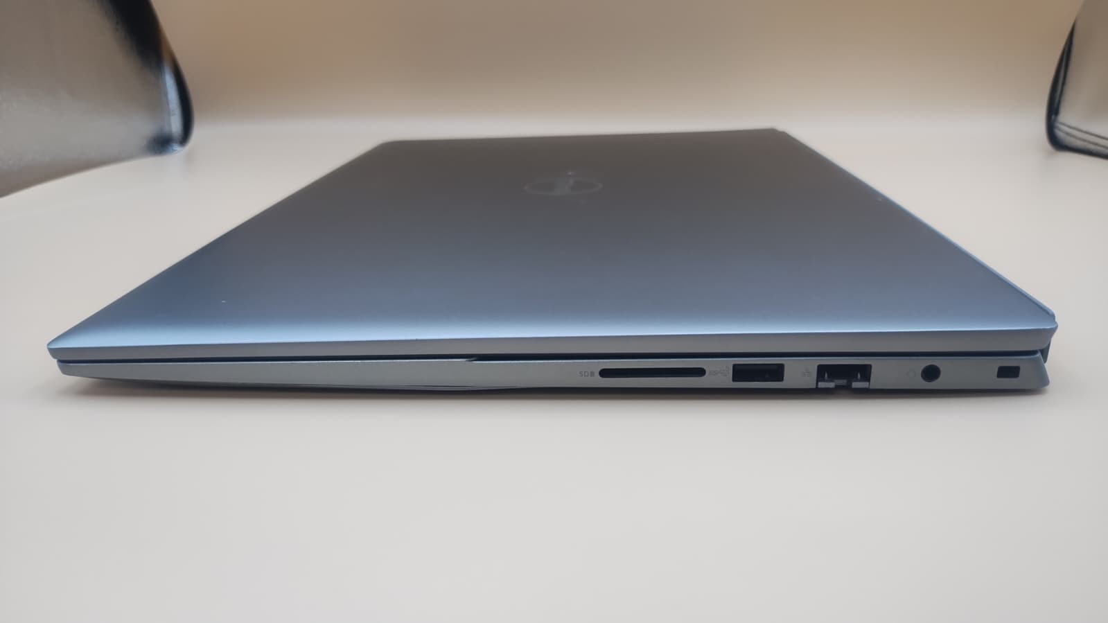 Dell Vostro 5620 16″ FHD+ i5-1240P 16GB 512GB SSD Win11 Pro Iris Xe