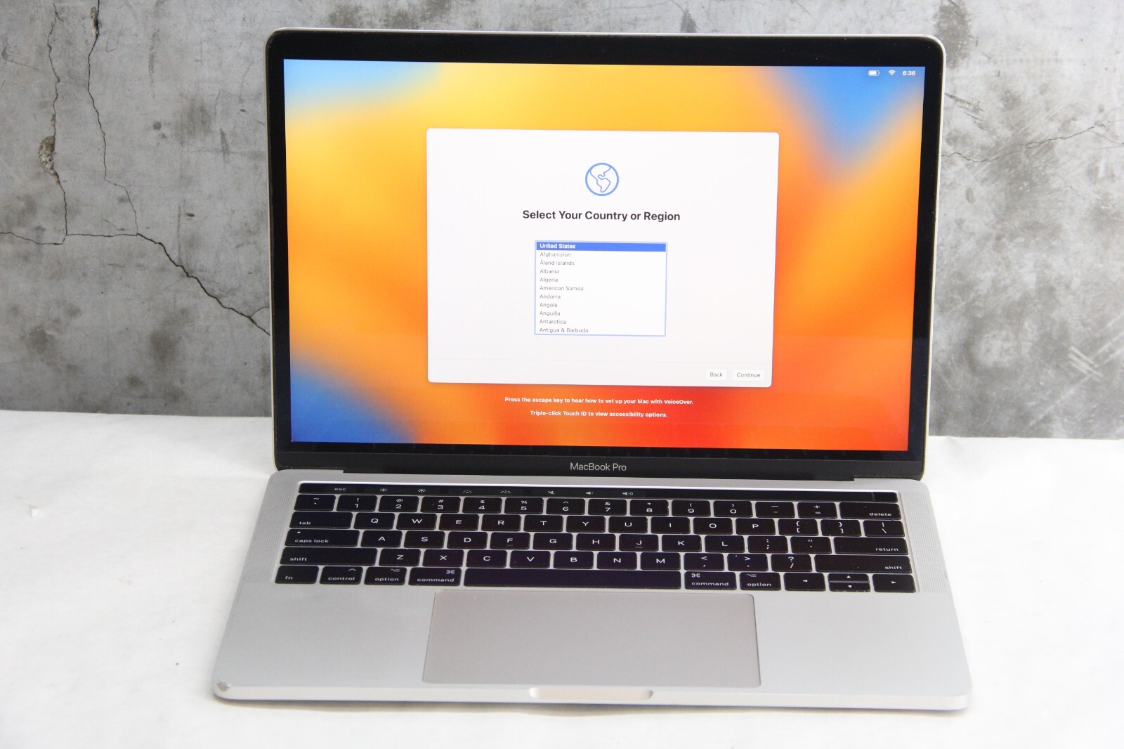 Apple 2017 MacBookPro 14,2 | i5@3.1GHz(7267U), 8GBRam, 256 SSD, Ventura, Wear!