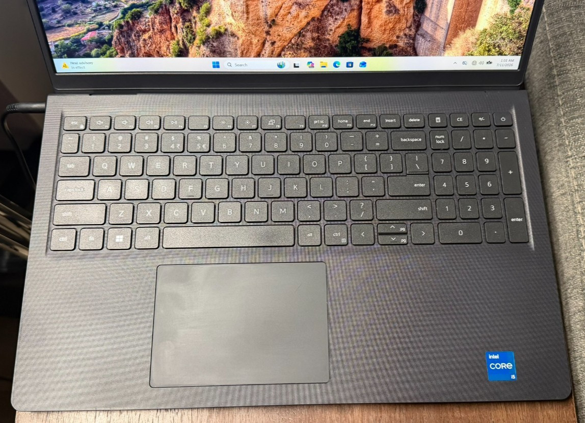 Dell Vostro 15 3530 Laptop i5-1334U 32GB RAM 1TB NVMe Windows 11 Pro w/Charger