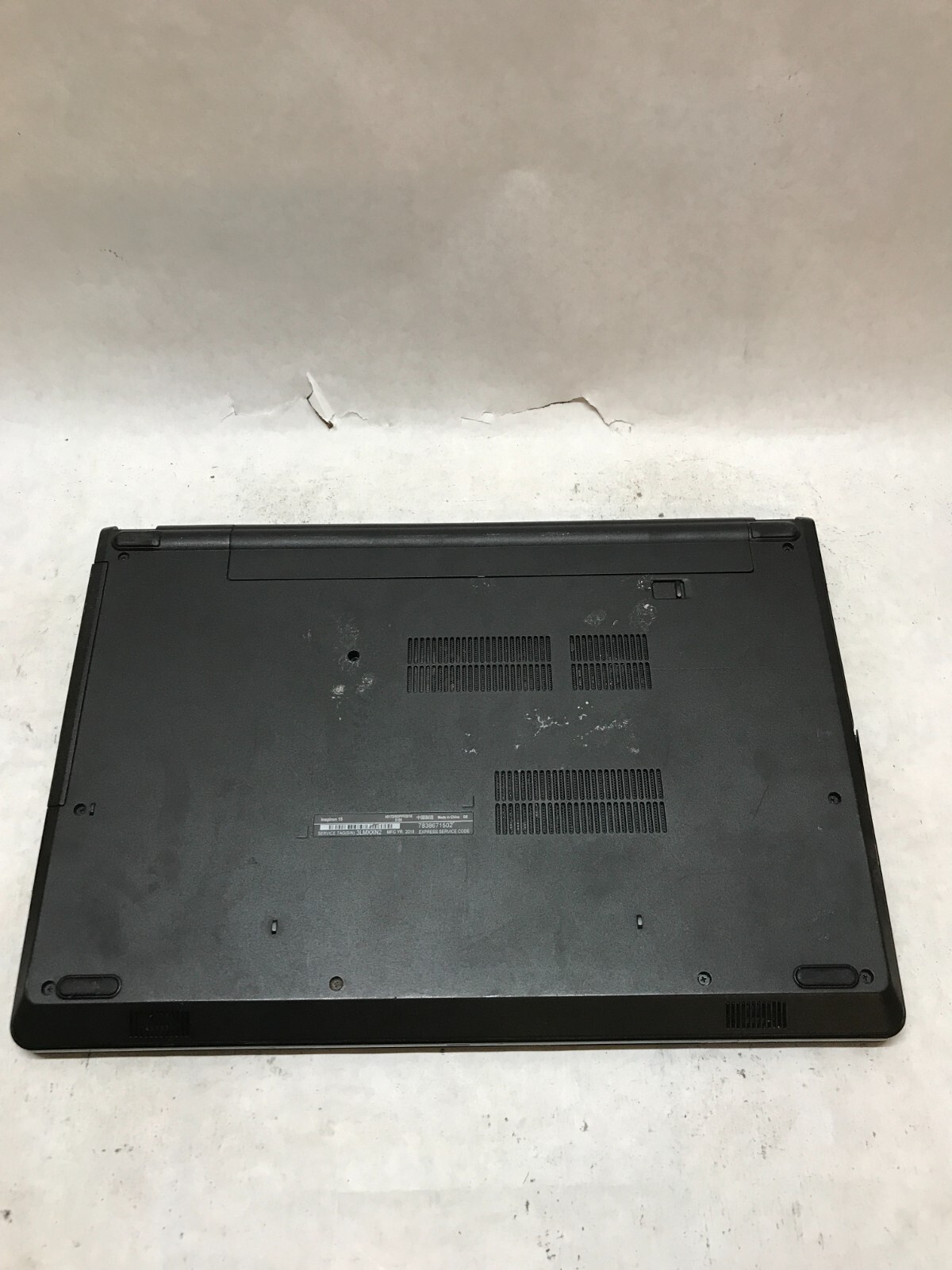 Dell Inspiron 15 3567 15″ Laptop i3-7130U 4GB RAM NO HDD/OS Cracked For Parts DW