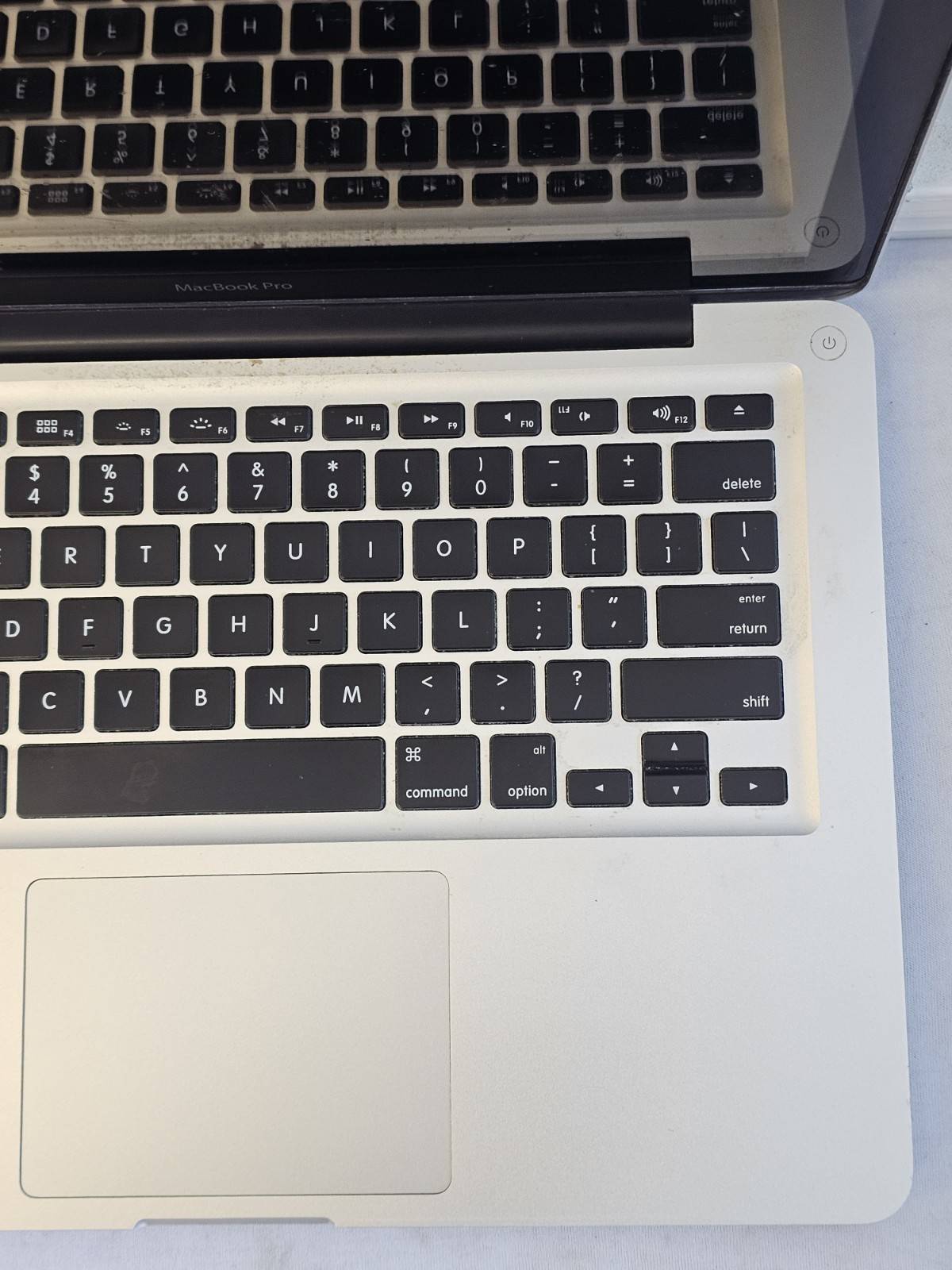 Apple MacBook Pro 13″ 2012 Laptop – Intel i5-3210m – 4GB RAM – Parts/Repair-READ