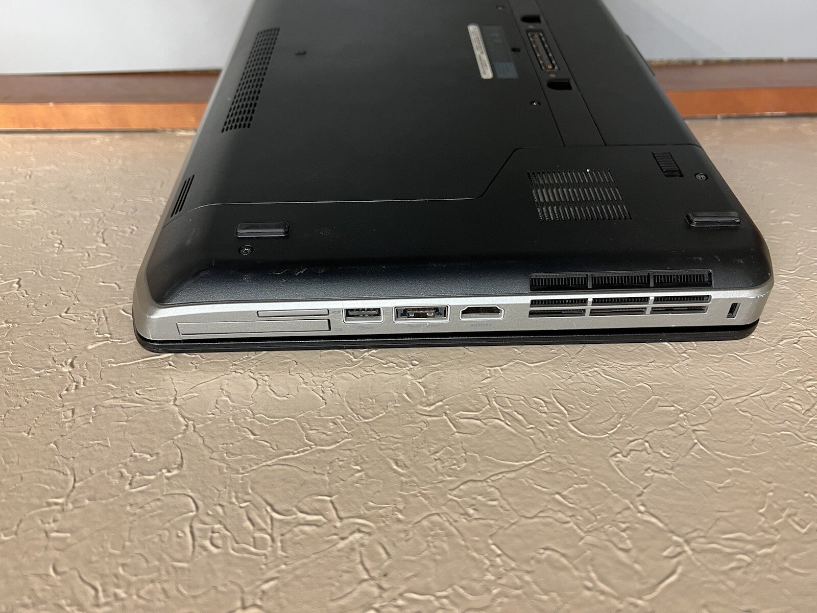 Dell Latitude E5530 15.6″ Intel Core i3-2328M 4GB RAM 120GB SSD WI-FI WIN 10