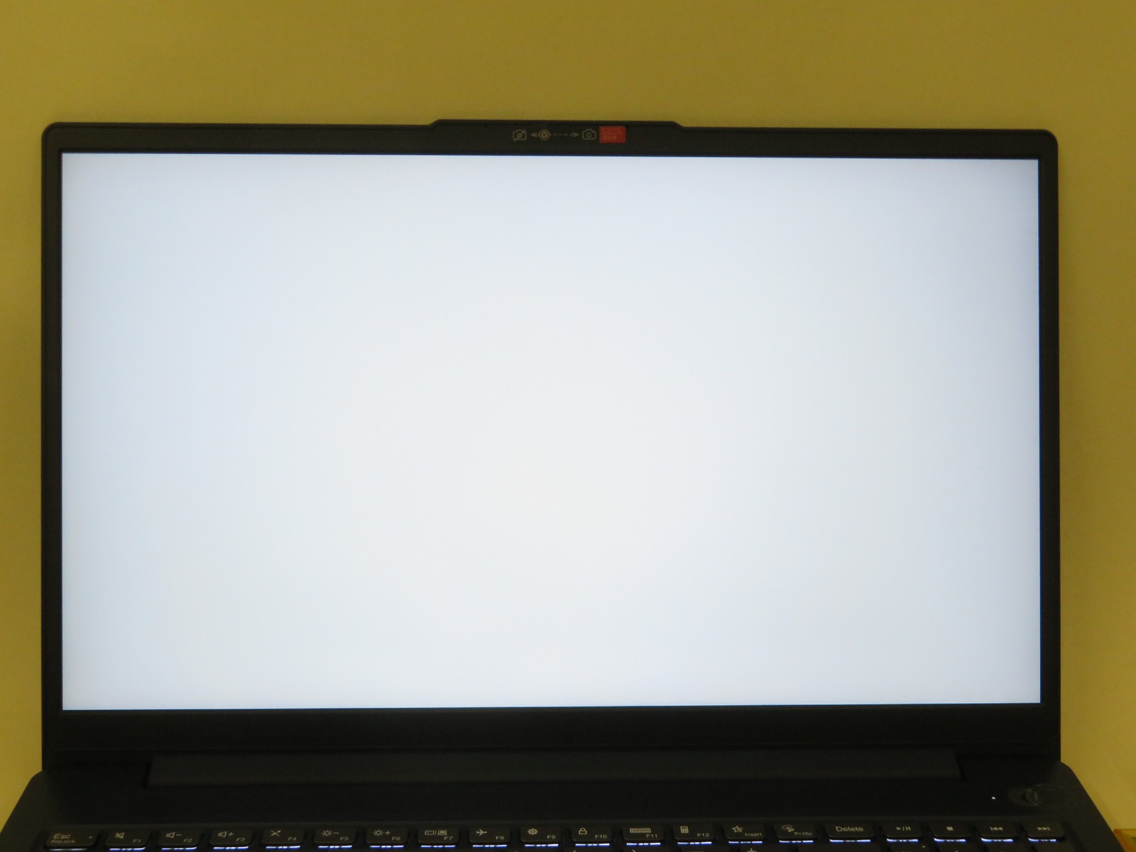 Ideapad Slim 3 15ABR8 15.6in FHD AMD Ryzen 7 7730U 2GHz 16GB RAM 512GB SSD