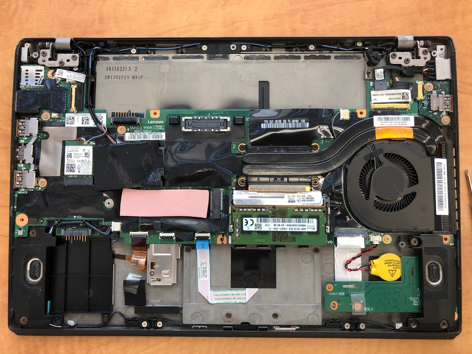 Lenovo ThinkPad T470s 14″ Laptop w/ i5-6300U 2.4GHz CPU 8GB RAM No SSD No Batt