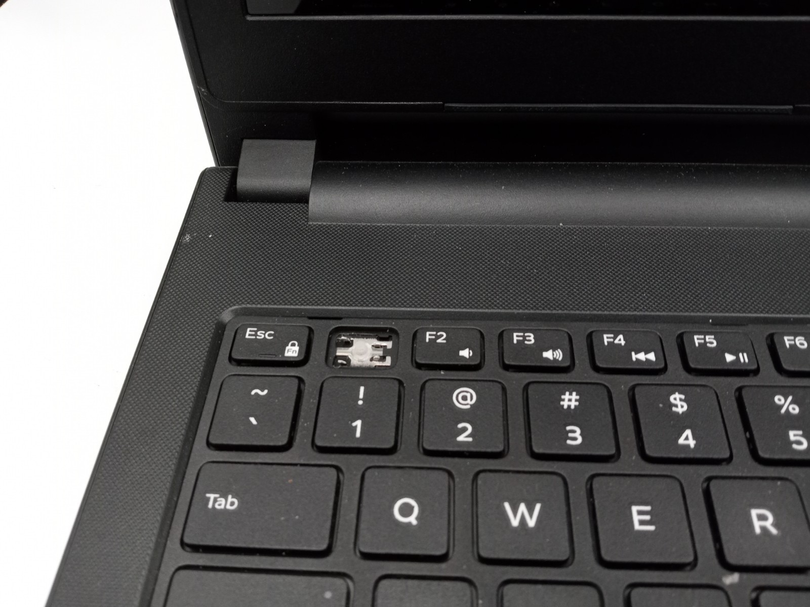 Dell Inspiron 15 5566 Laptop Intel Core i3-7100U – POWERS ON / WON’T BOOT -RR
