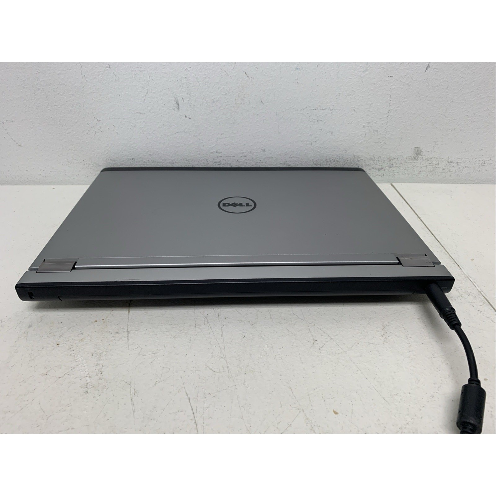 dell latitude 3330 Celeron (R) 1017U 4GB RAM 320 GB HHD WIND 10 Pro Need Battery