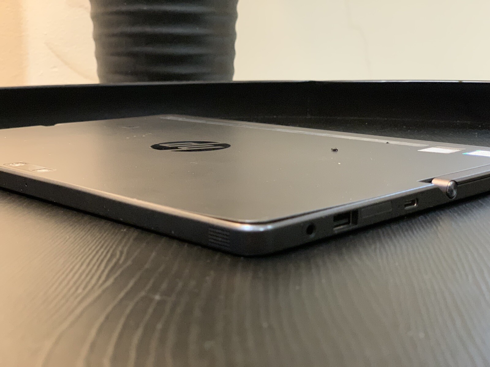 HP Pro x2 612 G2 4 Tablet| M3-7Y30 CPU| 1.0GHz| 4GB RAM| 128GB SSD| Win 10Pro