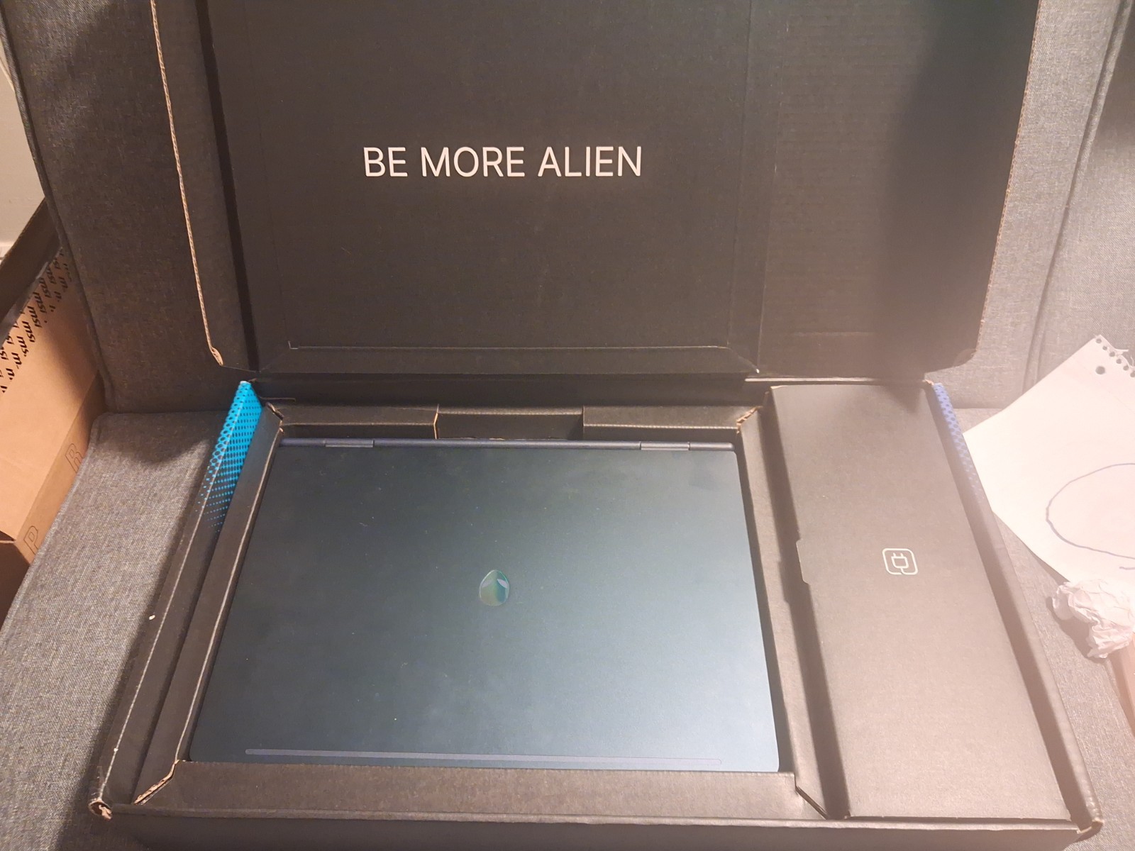 Alienware 16X Aurora 16in Blue Core Ultra 9 275HX 32GB 1TB RTX 5060