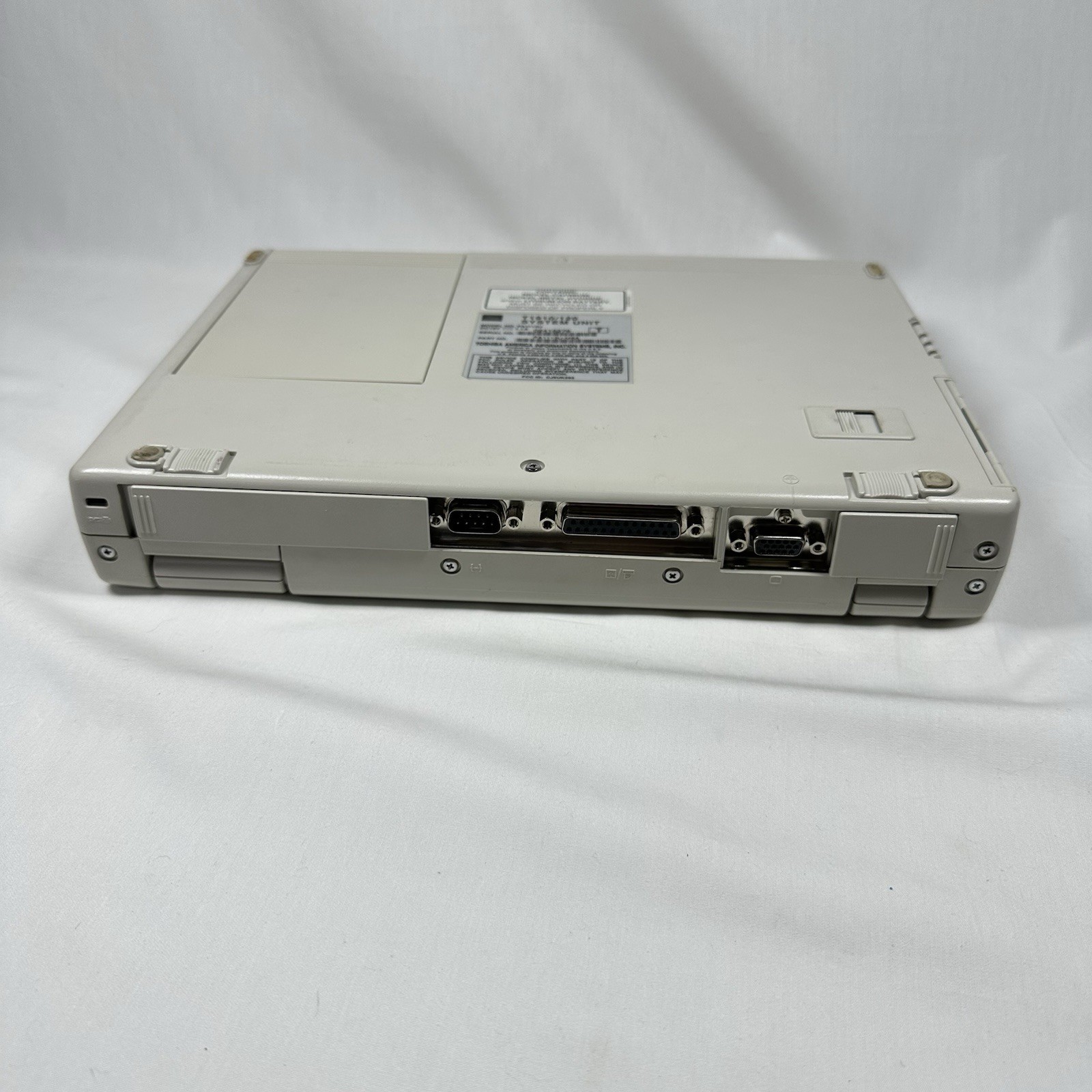 Toshiba Satellite T1910 Laptop Computer PA1113U Vintage UNTESTED – FOR PARTS!