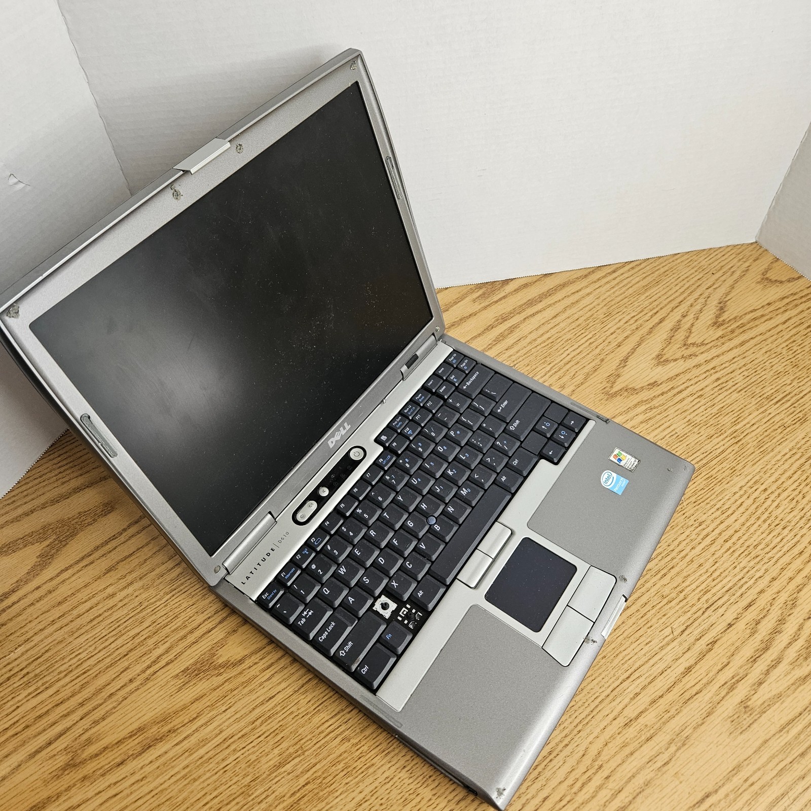 Dell Latitude D610 PP11L Laptop Pentium M 2.13GHz 60GB HDD