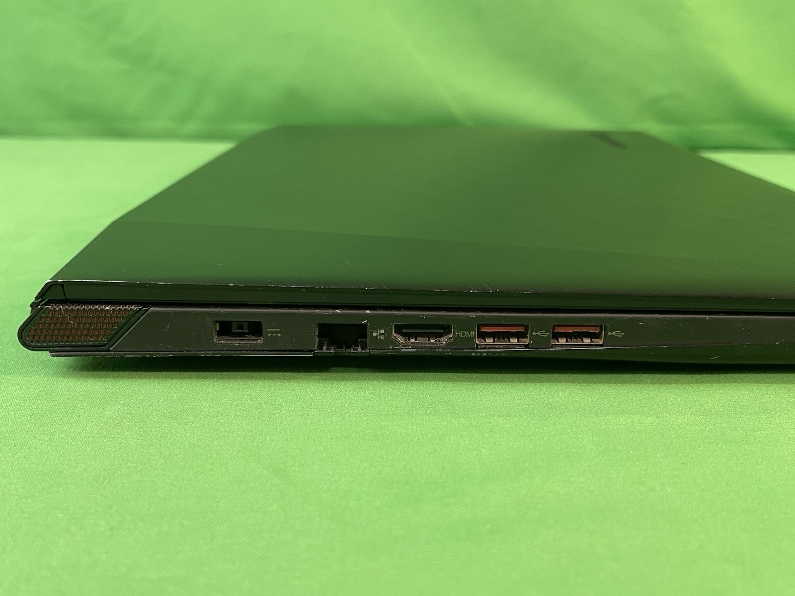 Lenovo Y50 Touch 15.6″ FHD Gaming Laptop i7-4720HQ 8GB RAM, 1TB, GTX 960M Win 10