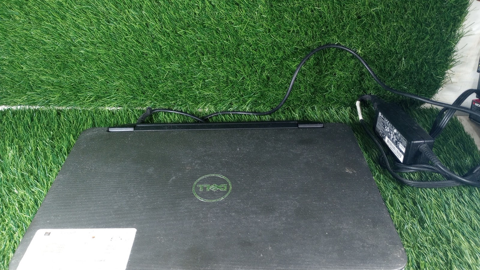 DELL VOSTRO 3500 PC Laptop INTEL CORE I3 M 370 3GB 320GB SEE NOTES