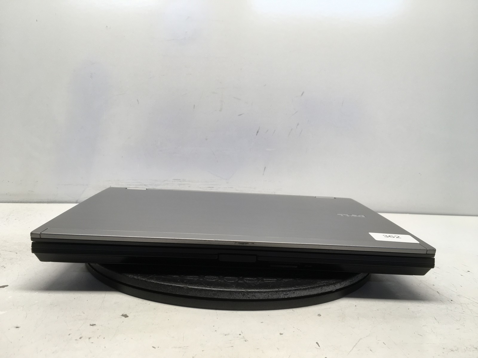 Dell Latitude E6410 Intel i5-M520 2.4GHz 4 GB NO HDD No Batt
