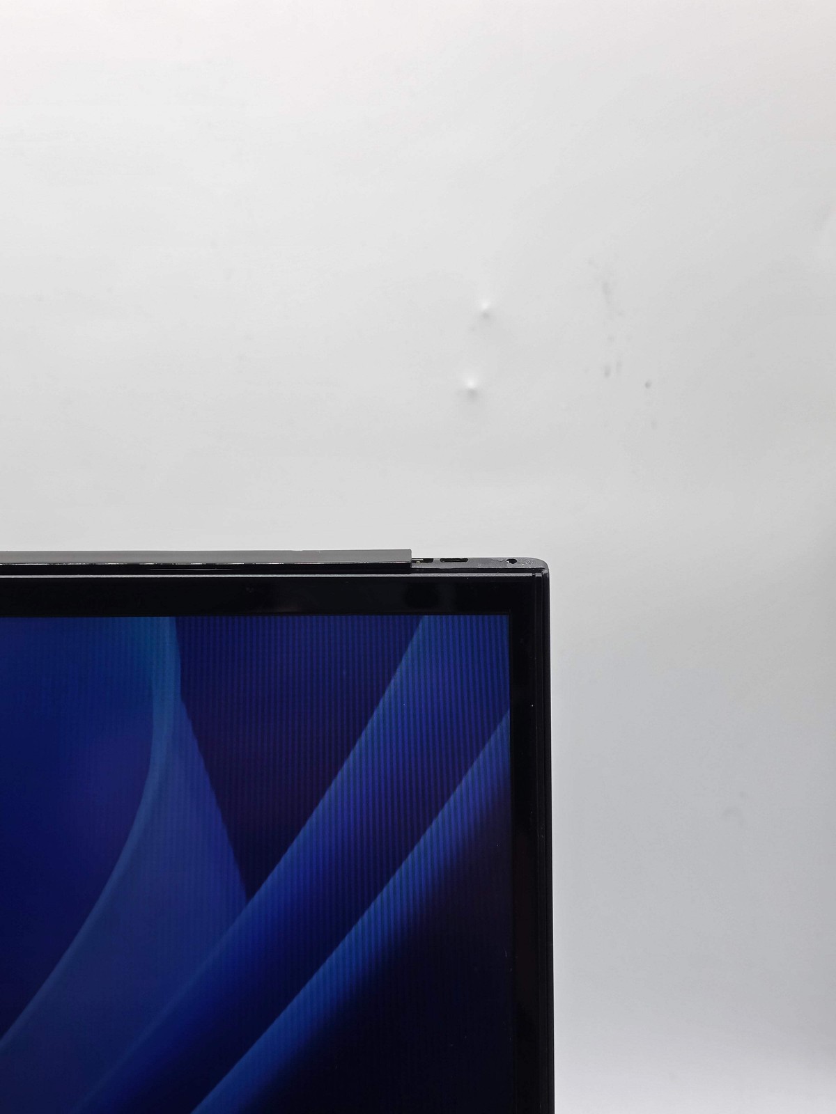 Dell Alienware m17 R3 17.3″ i7-10750H RX 5500M 16GB 256GB SSD For Parts