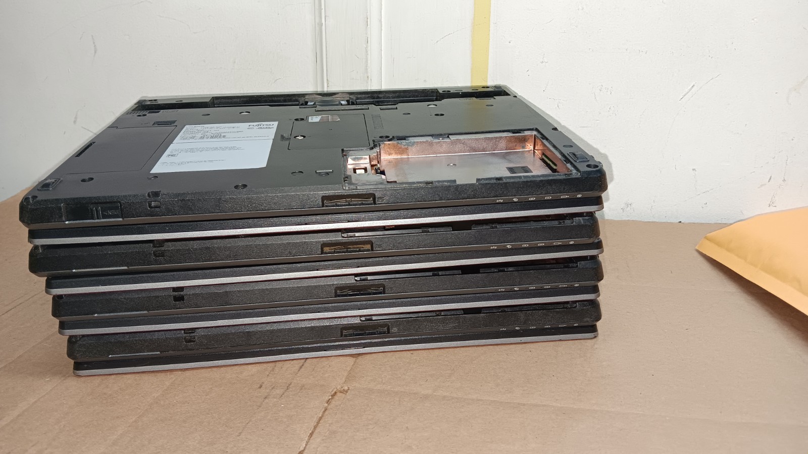 Lot of 4 Fujitsu LifeBook T726 T725 Laptops For Parts or Repair